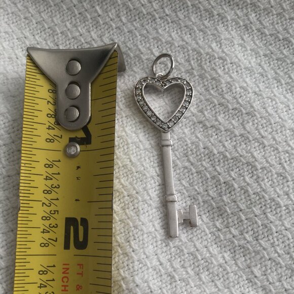 Simulated Diamond 925 Silver Heart Key Pendant Charm Vintage - Picture 6 of 6